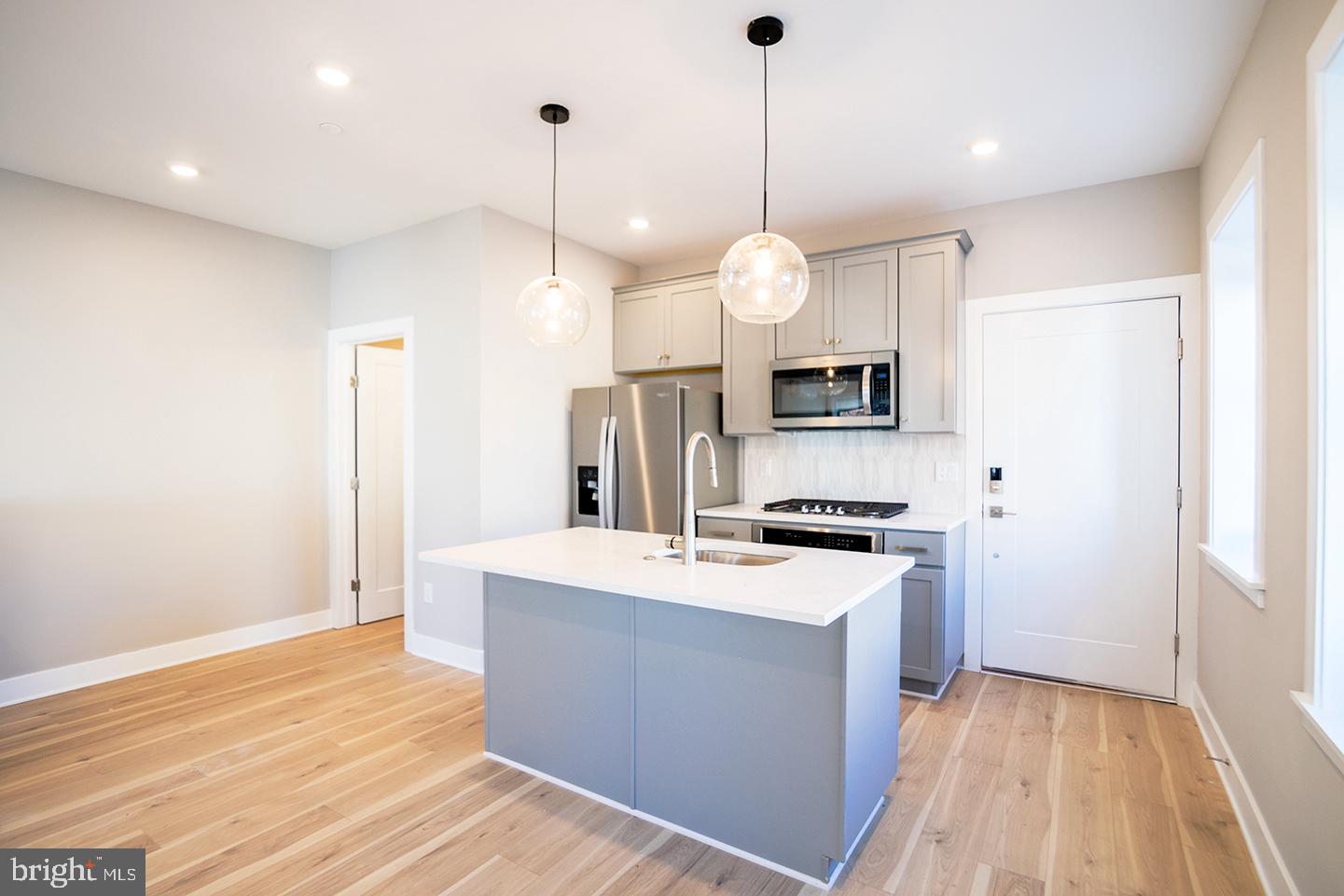 129 S 49TH ST #UNIT 1R