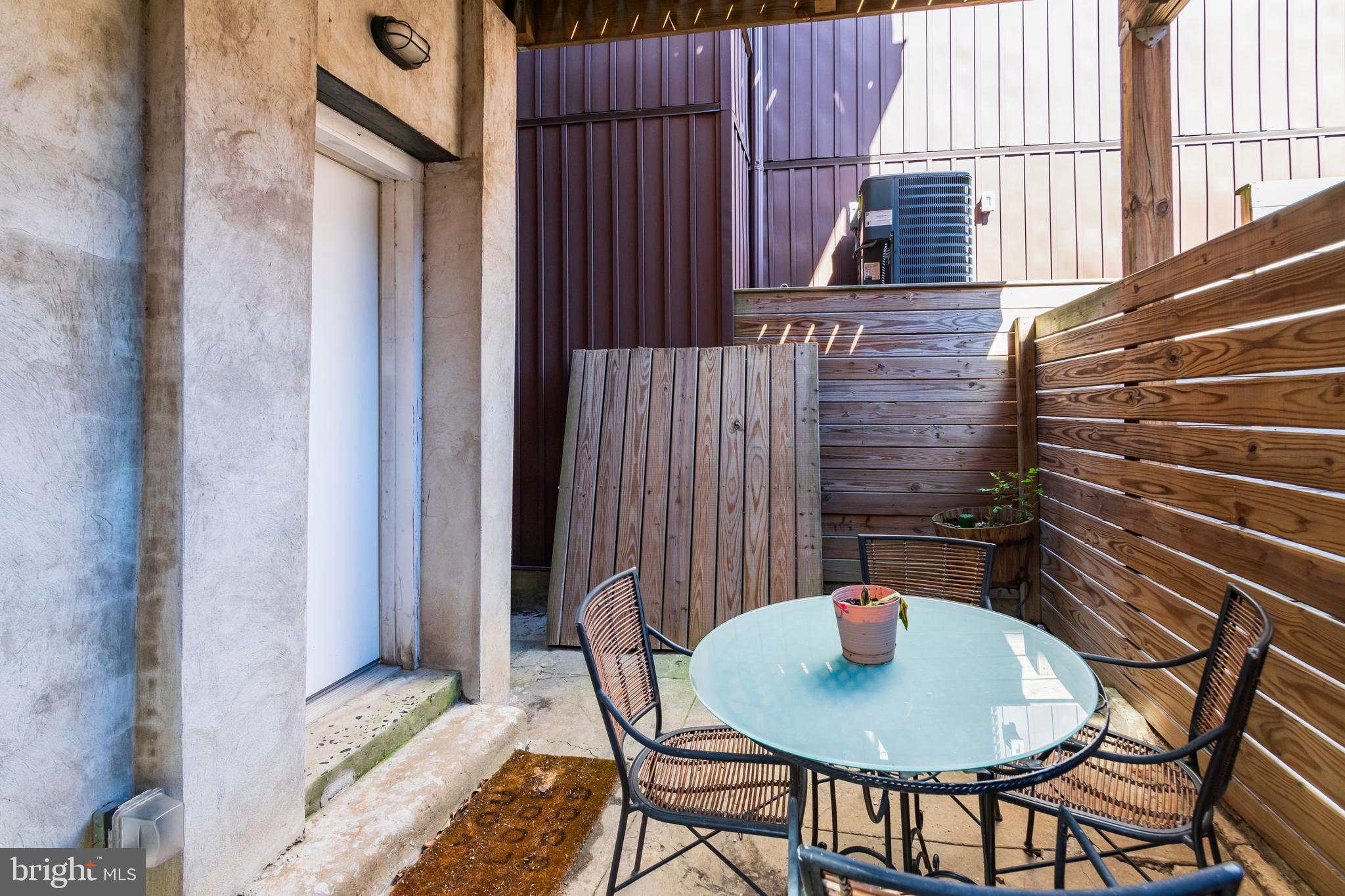 927 N 2nd St #1st Fl