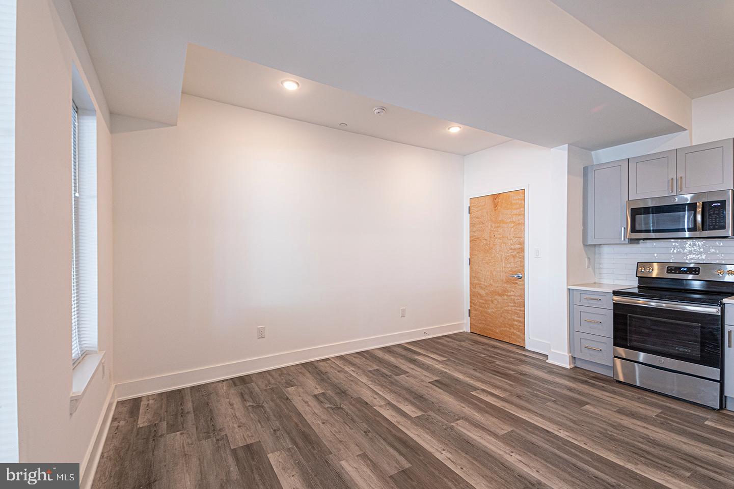 1245 RIDGE AVE #UNIT 105