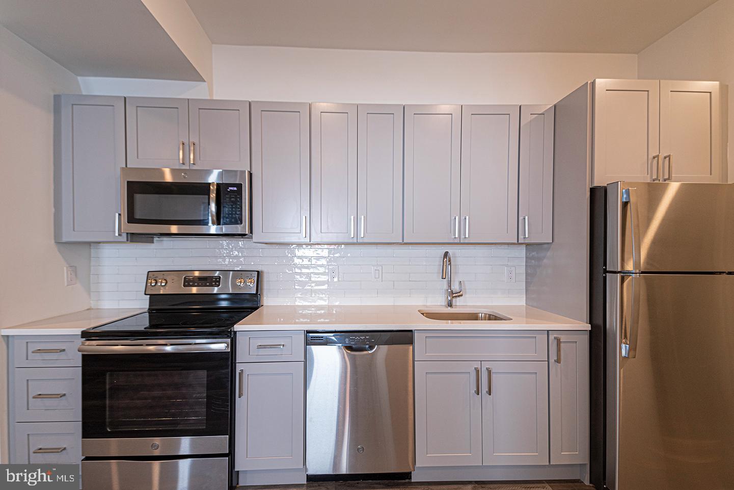 1245 RIDGE AVE #UNIT 105