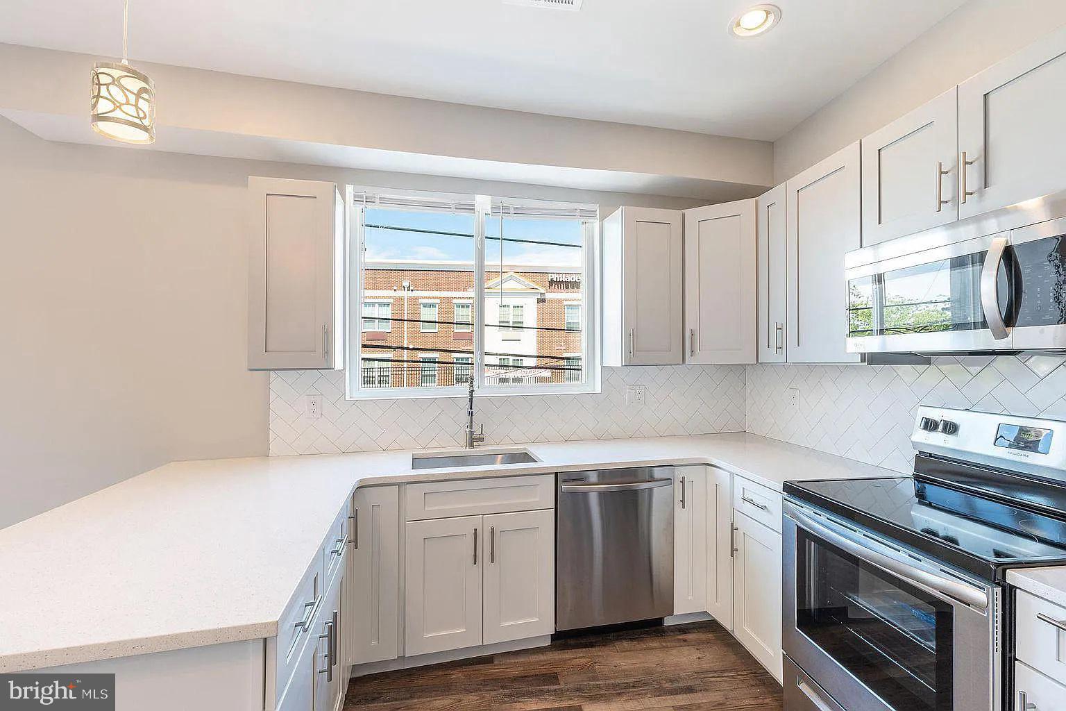 1953 N NEWKIRK ST #UNIT 1