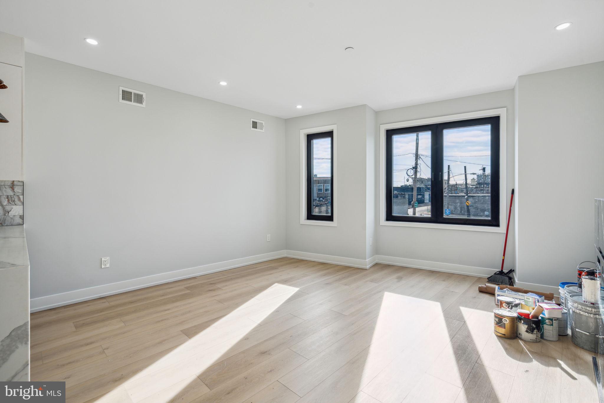 2732 FRANKFORD AVE #2