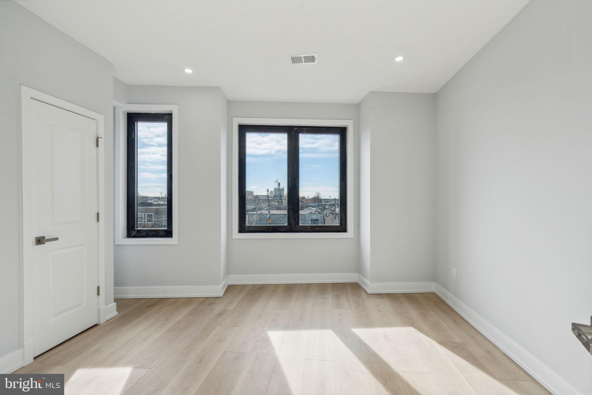 2732 FRANKFORD AVE #2