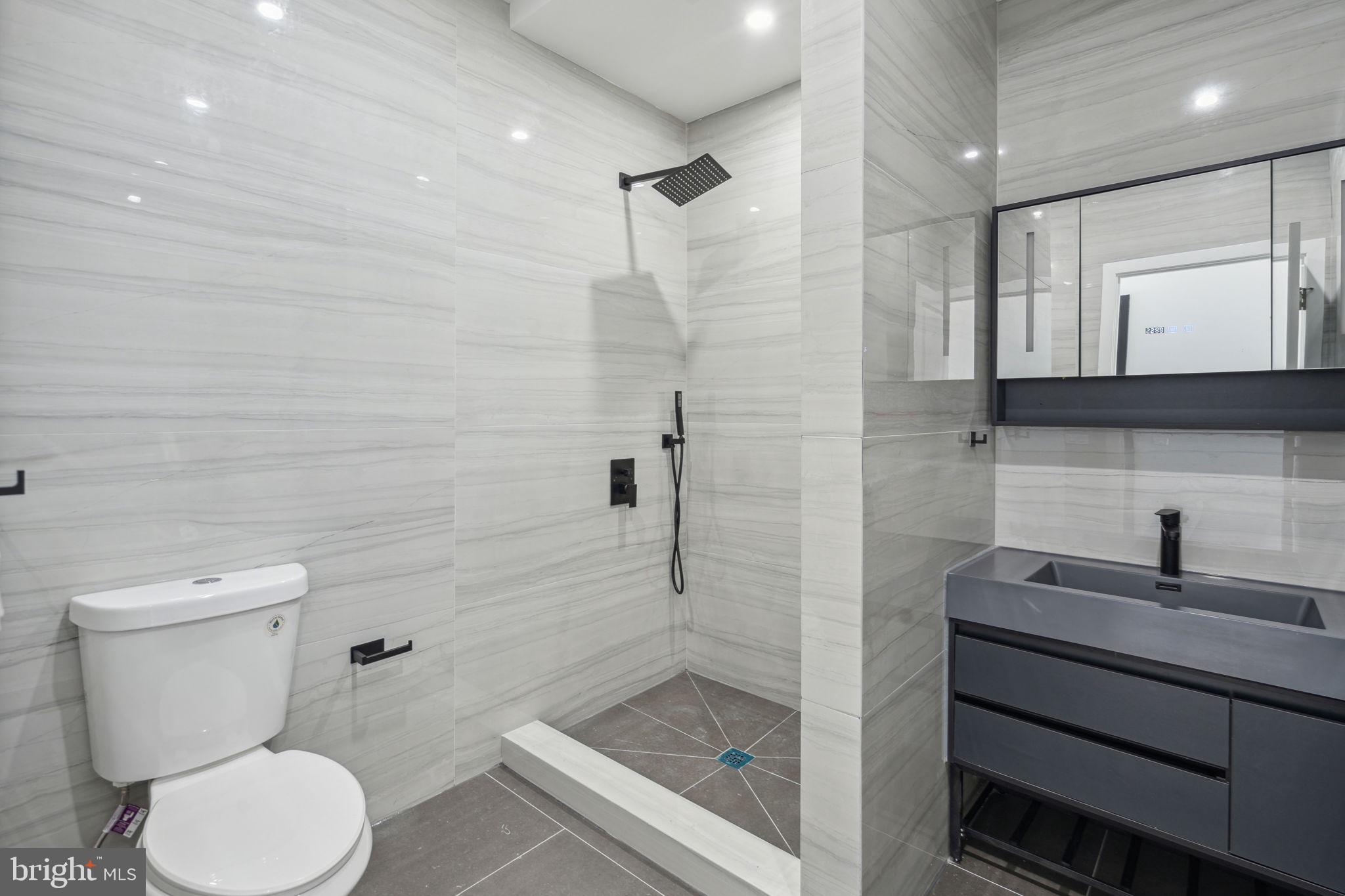 2732 FRANKFORD AVE #2