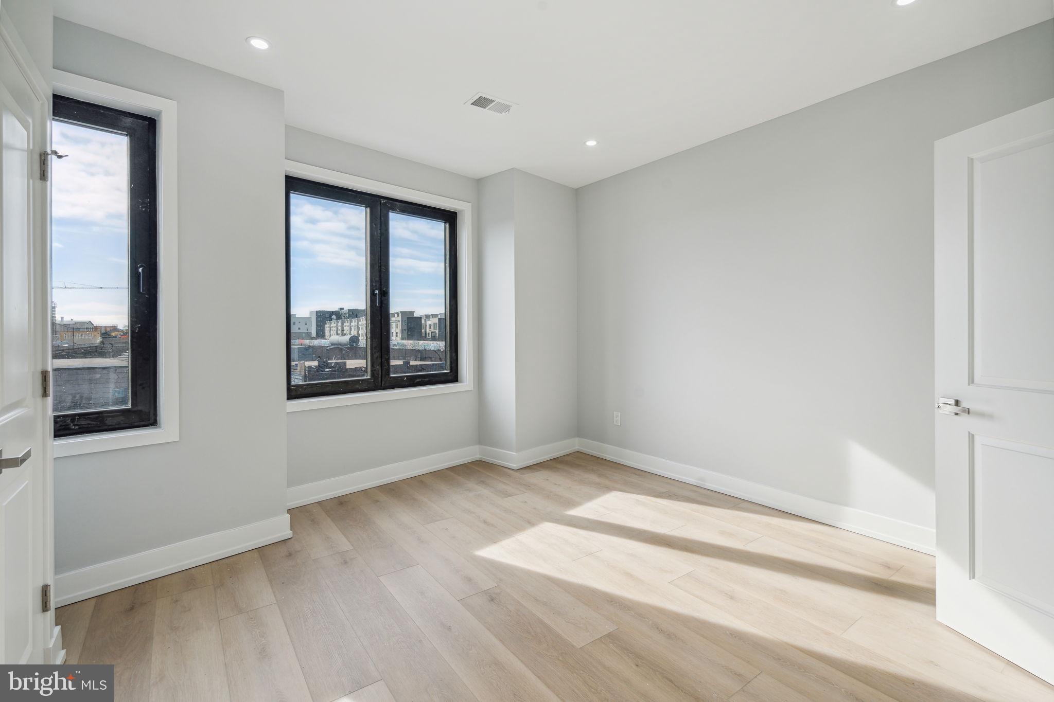 2732 FRANKFORD AVE #2