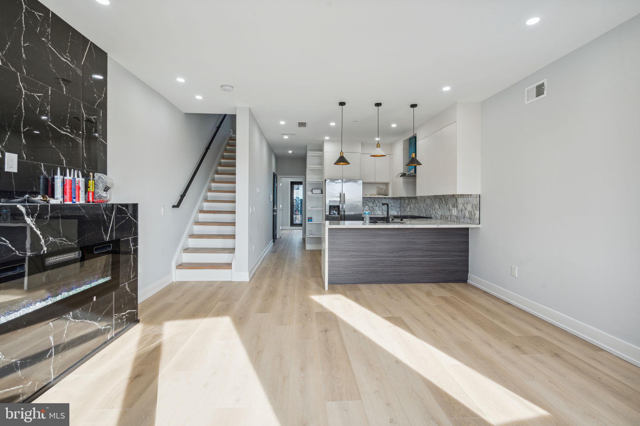 2732 FRANKFORD AVE #2