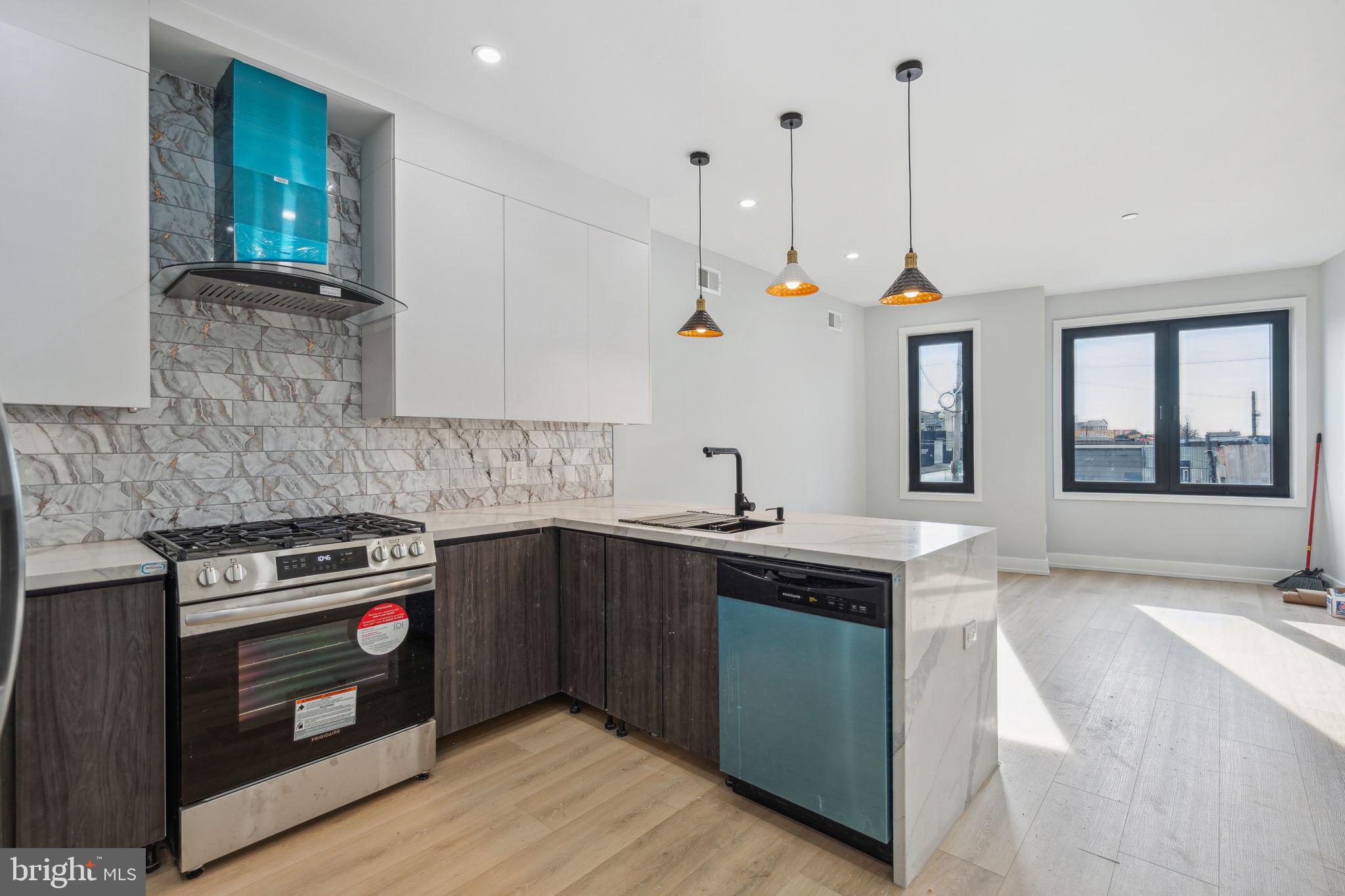 2732 FRANKFORD AVE #2