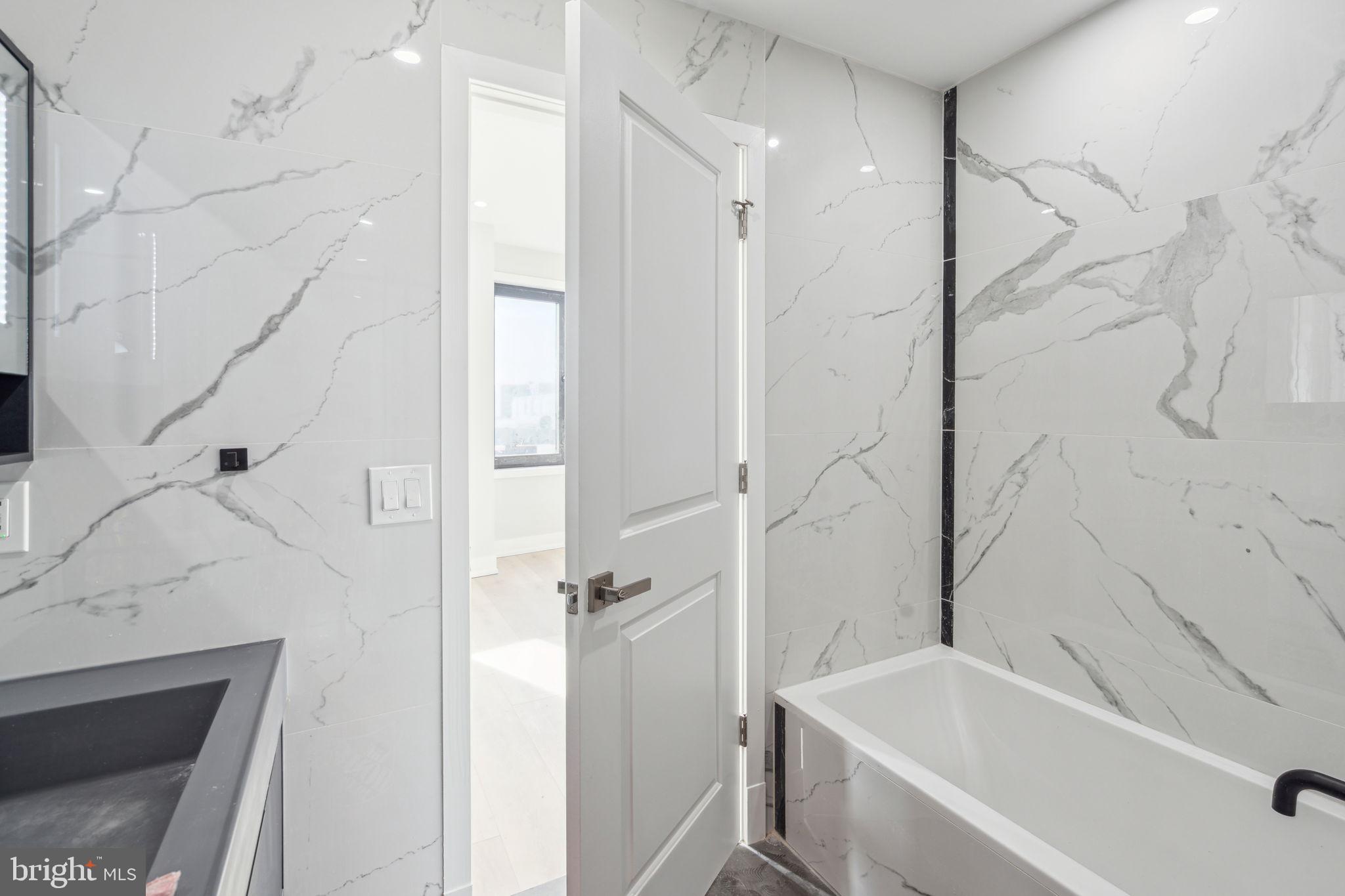 2732 FRANKFORD AVE #2