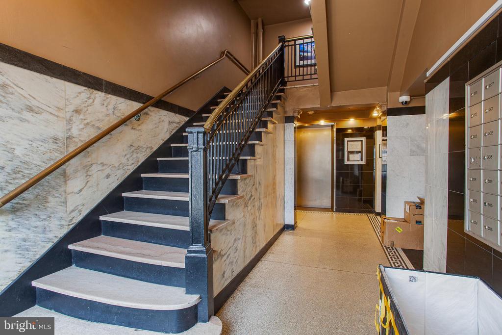 315 Arch St #301