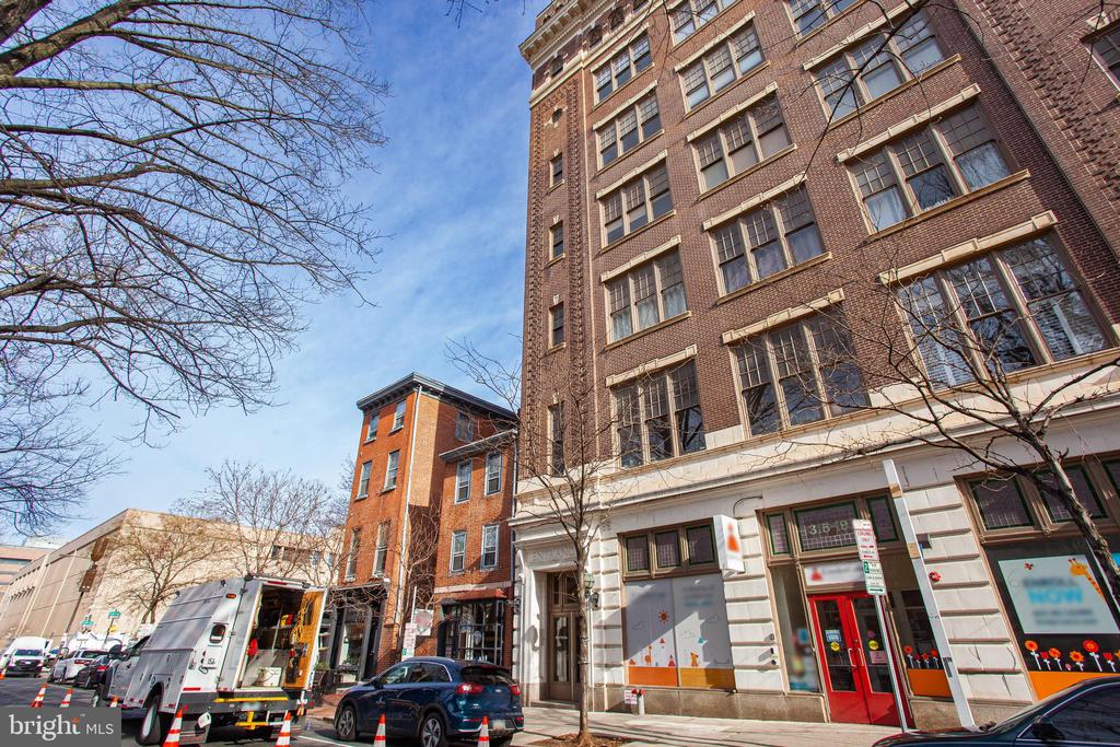 315 Arch St #301