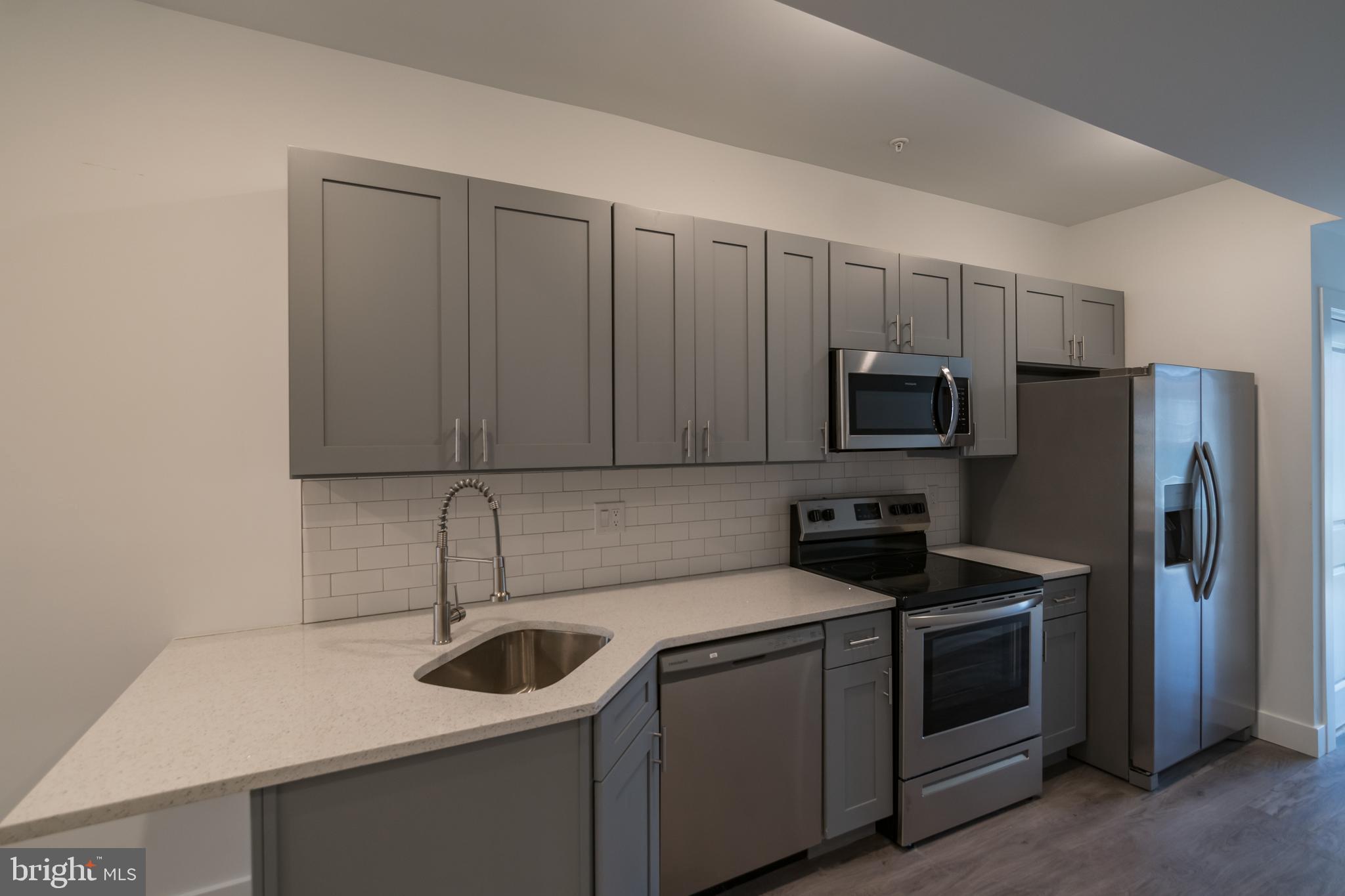 1709 SNYDER AVE #UNIT 1