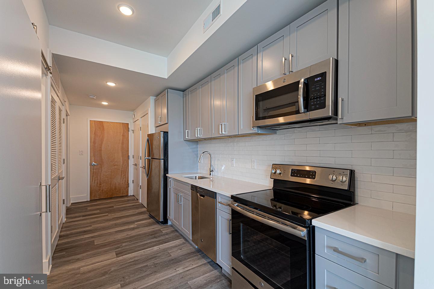 1245 RIDGE AVE #UNIT 204