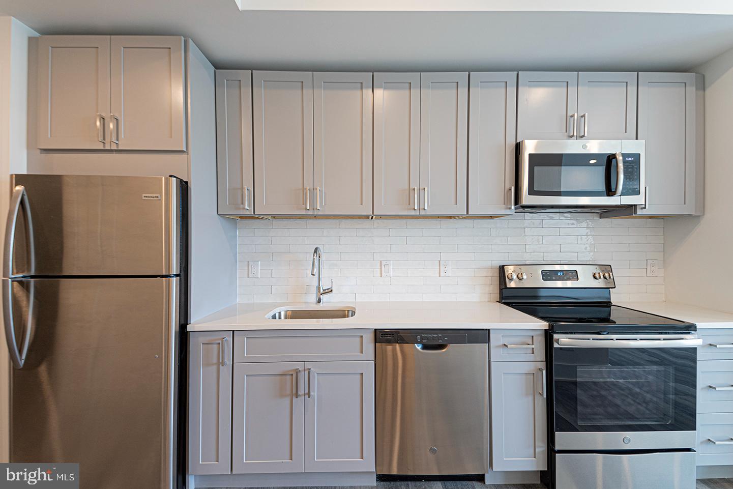 1245 RIDGE AVE #UNIT 204