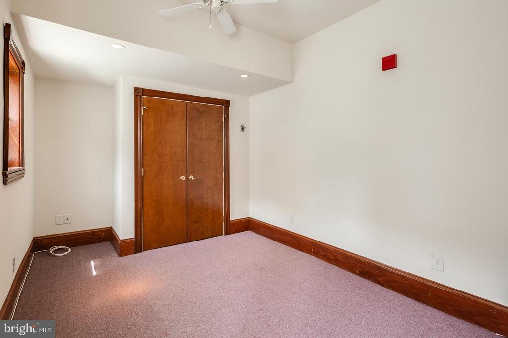 2739 W GIRARD AVE #UNIT 2F