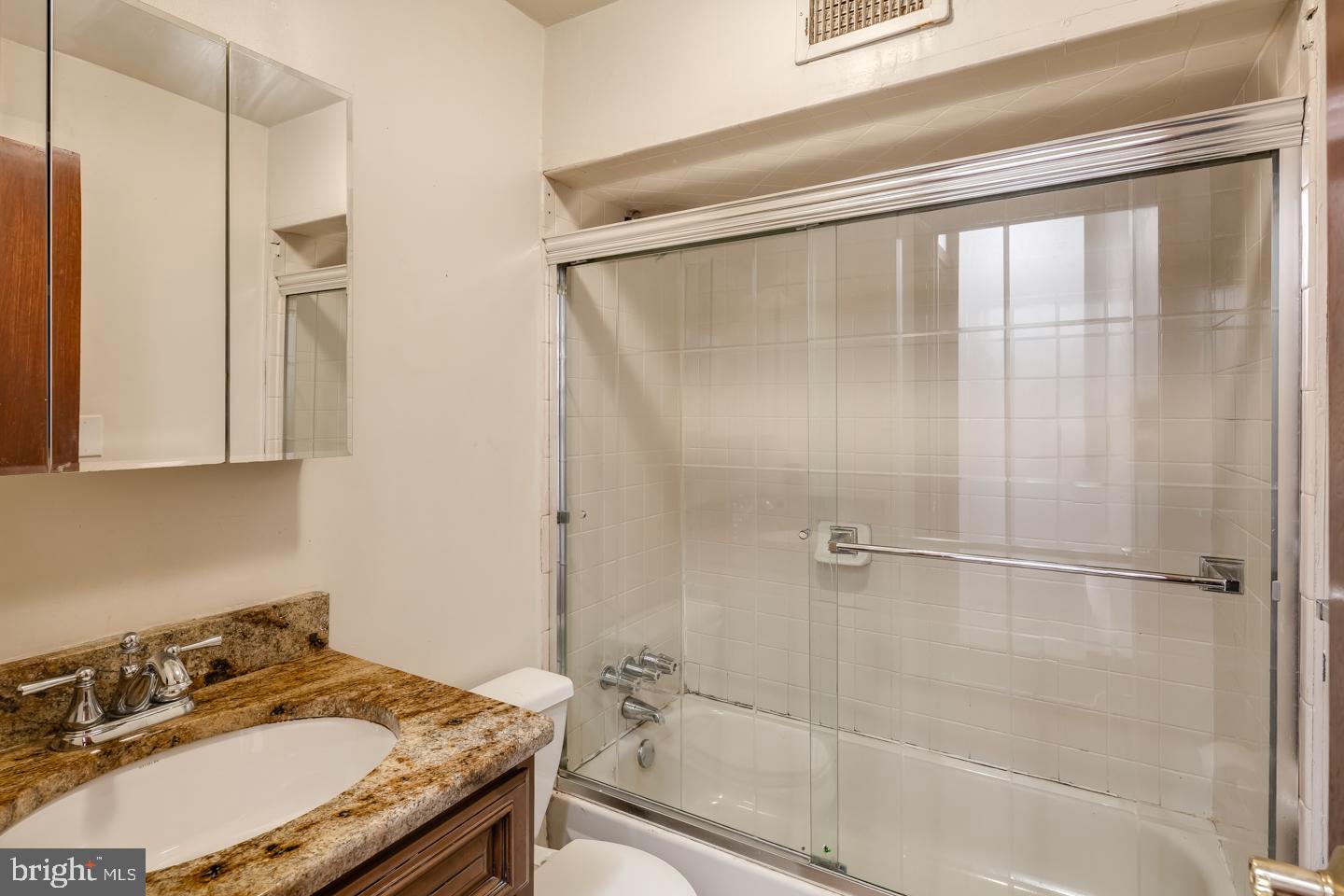 2739 W GIRARD AVE #UNIT 2F