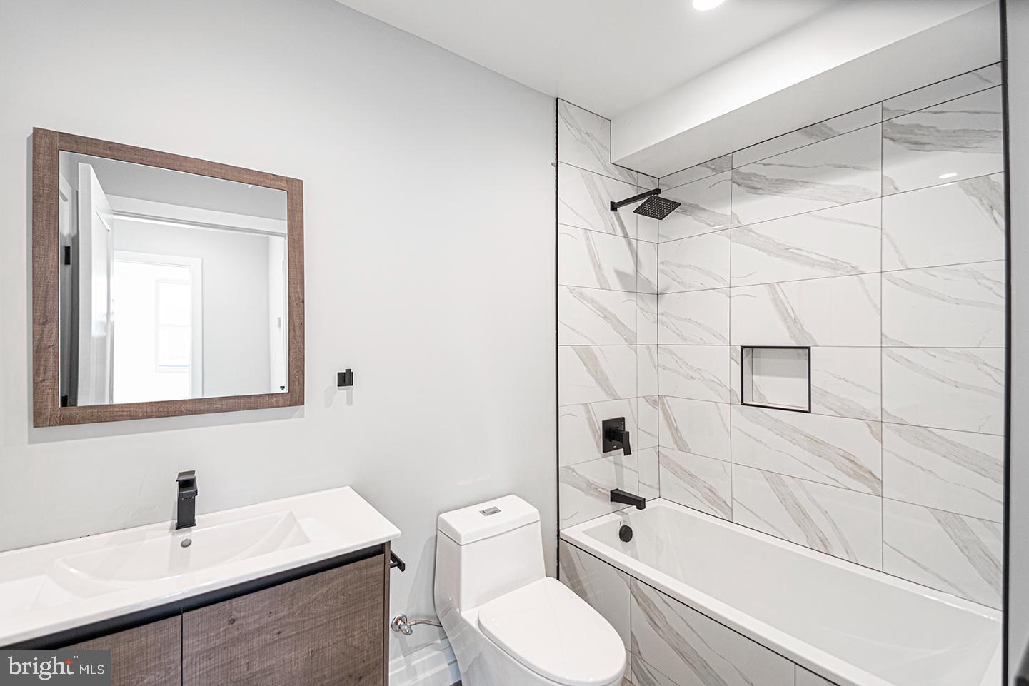 526 BROWN ST #UNIT 205