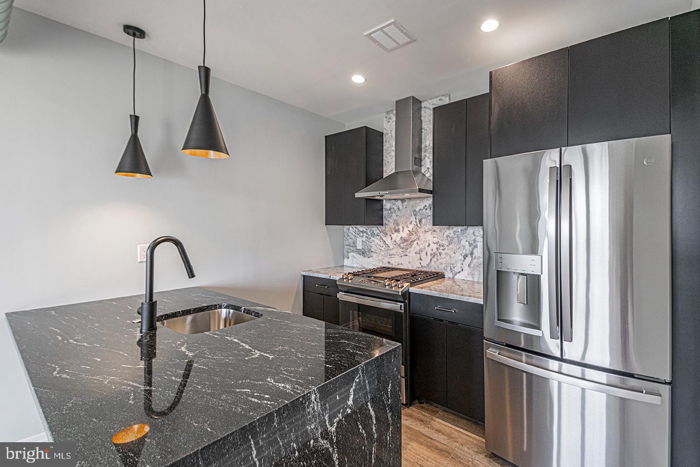 526 BROWN ST #UNIT 205