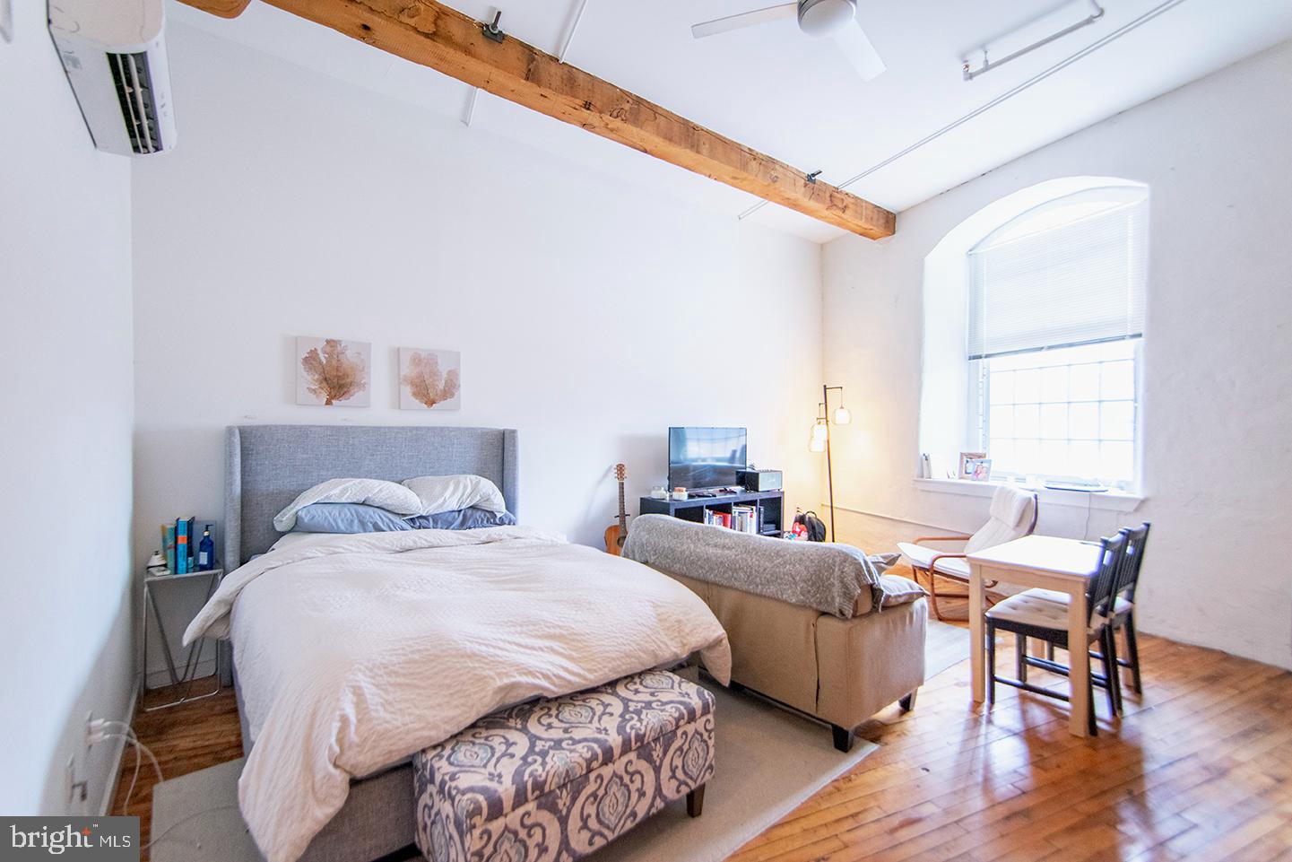 4 LEVERINGTON AVE #UNIT 207