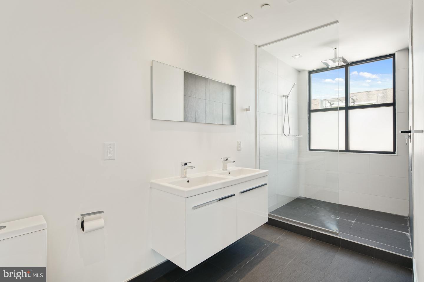 240 N 2ND ST #UNIT 5W