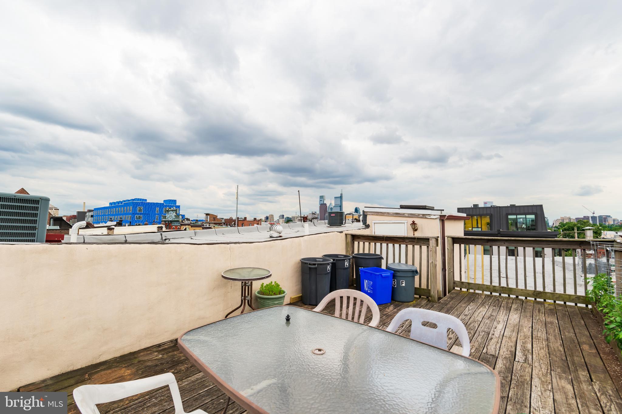 2739 W GIRARD AVE #UNIT 3R