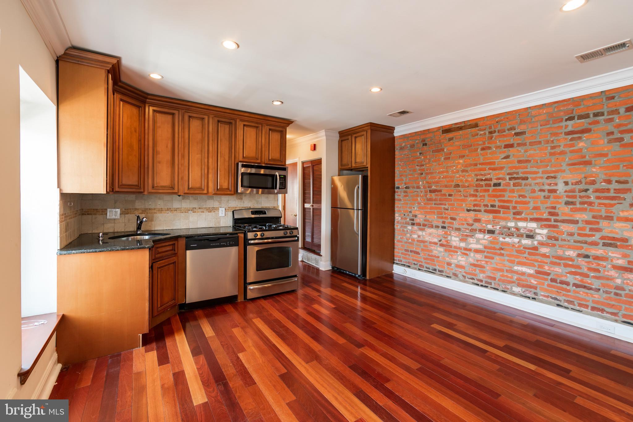 2739 W GIRARD AVE #UNIT 3R