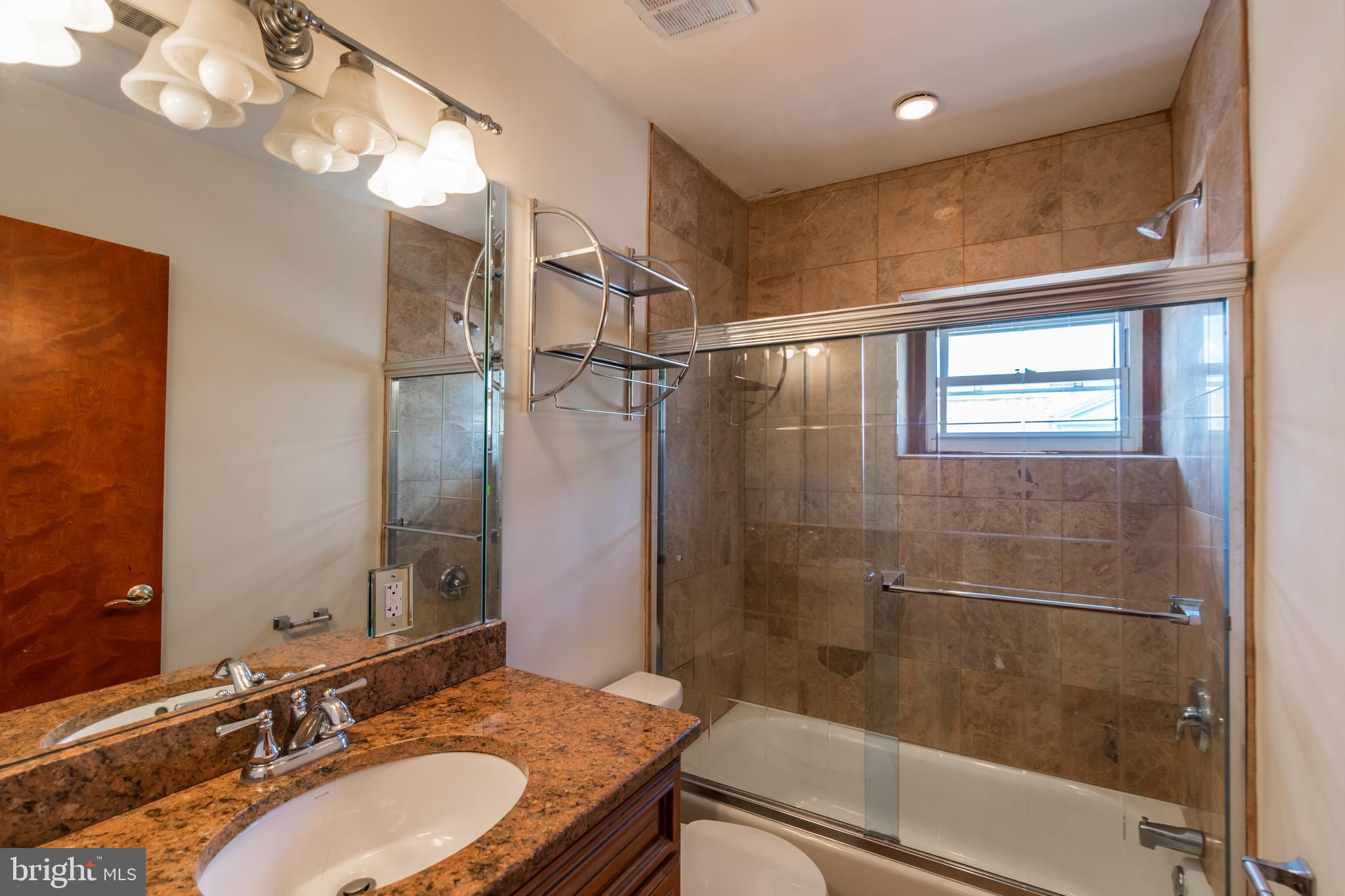 2739 W GIRARD AVE #UNIT 3R