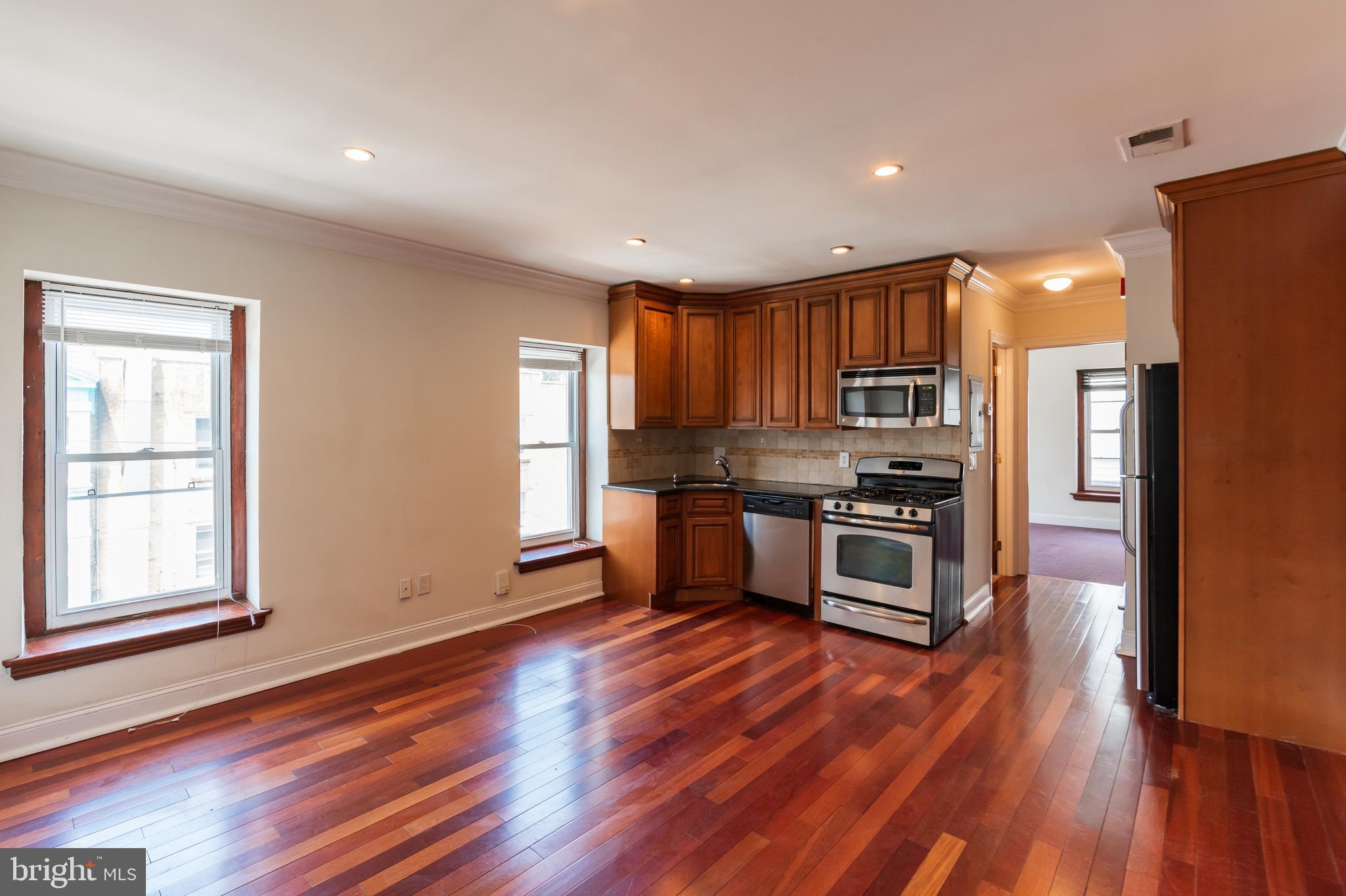 2739 W GIRARD AVE #UNIT 3R