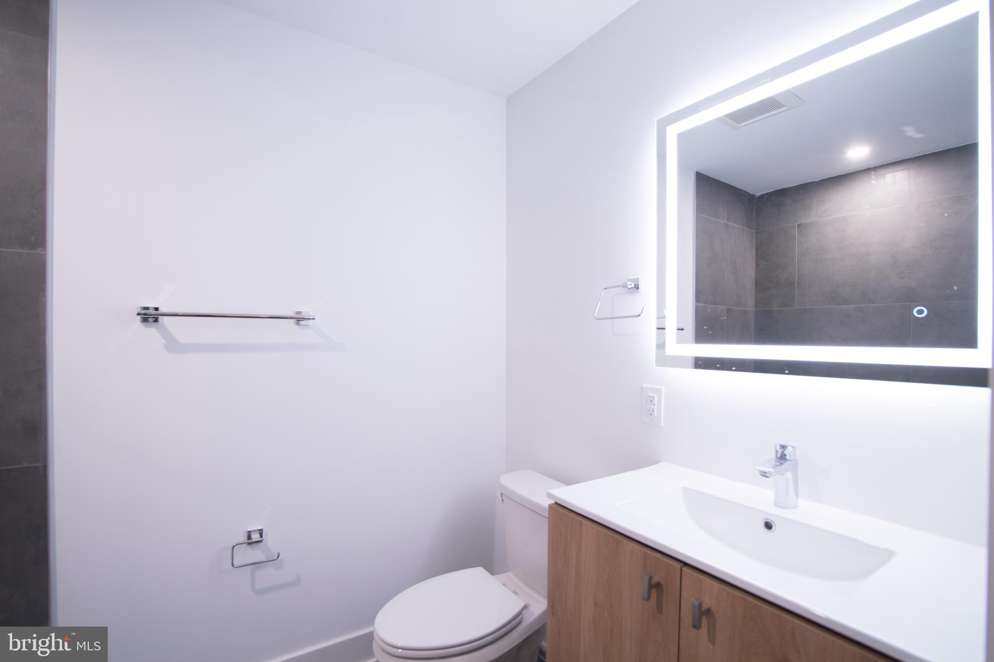 1325 N LEE ST #UNIT 202