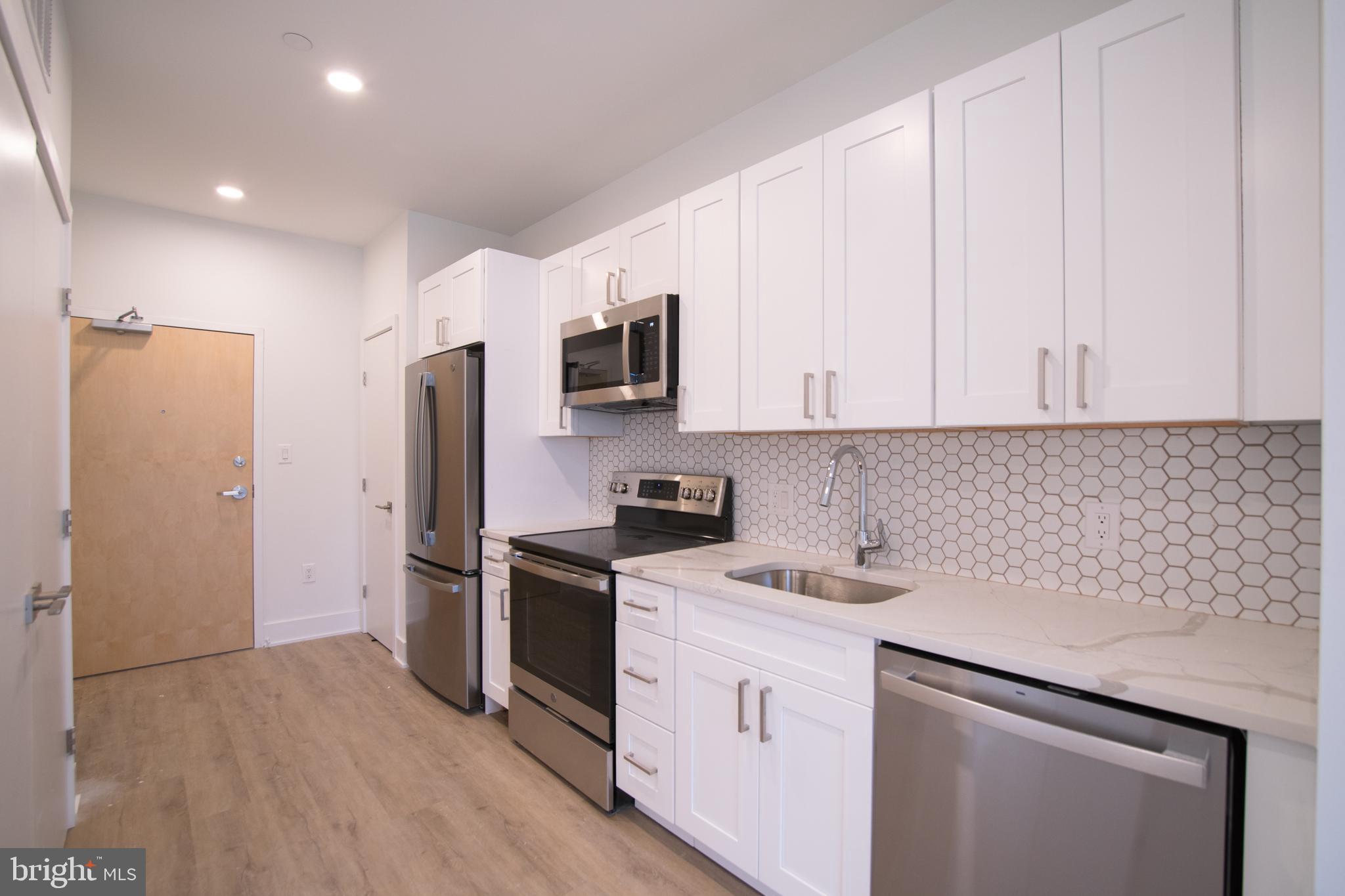 1325 N LEE ST #UNIT 201