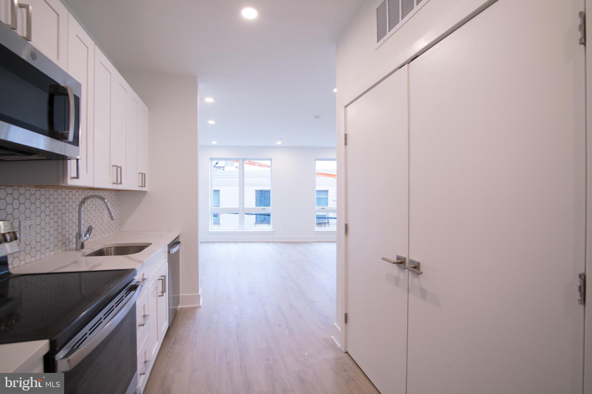 1325 N LEE ST #UNIT 201