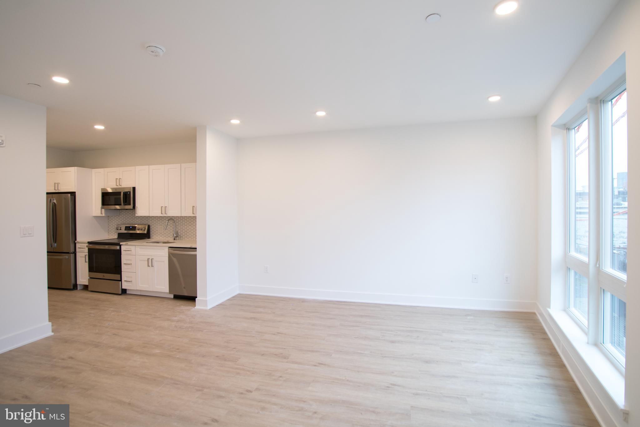1325 N LEE ST #UNIT 201