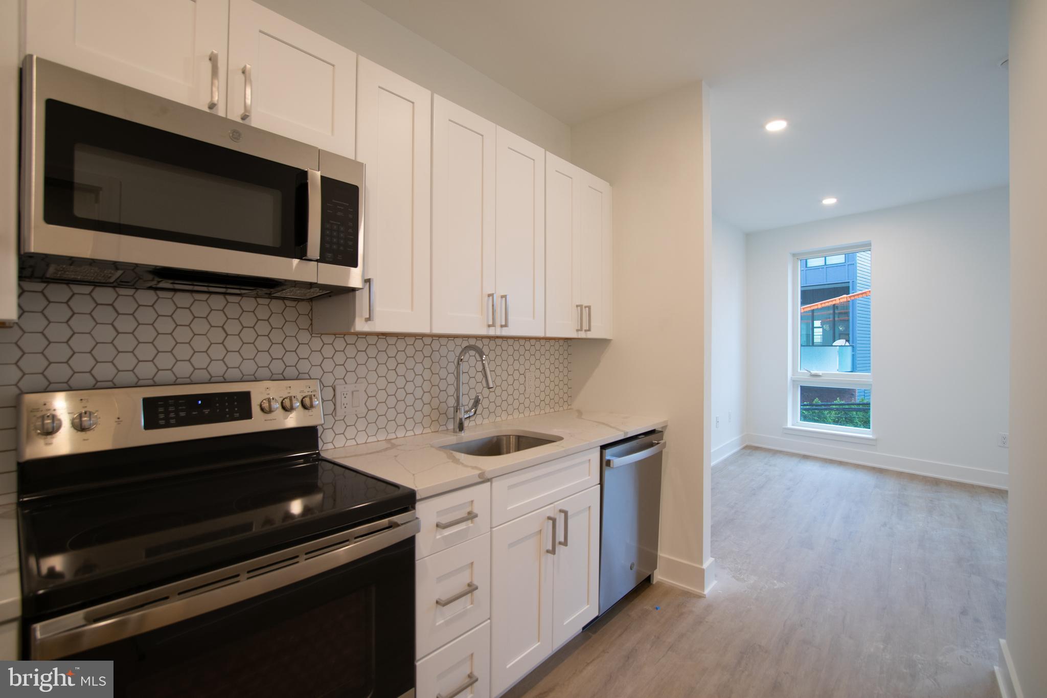 1325 N LEE ST #UNIT 206