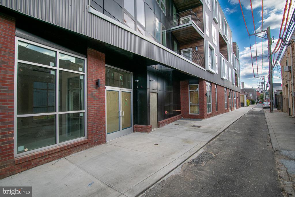 1325 N LEE ST #UNIT 206