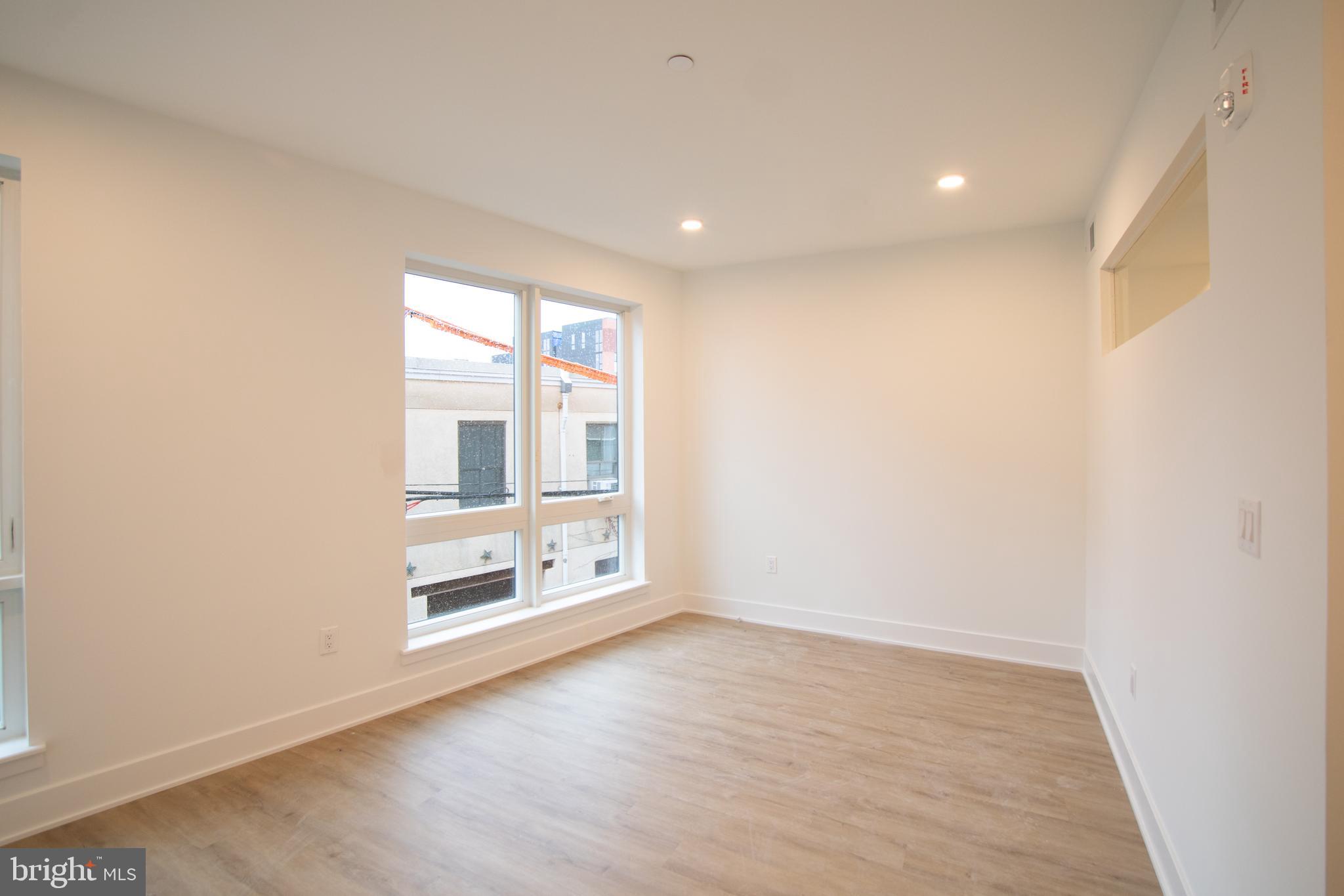 1325 N LEE ST #UNIT 206