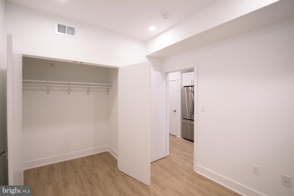 1325 N LEE ST #UNIT 206