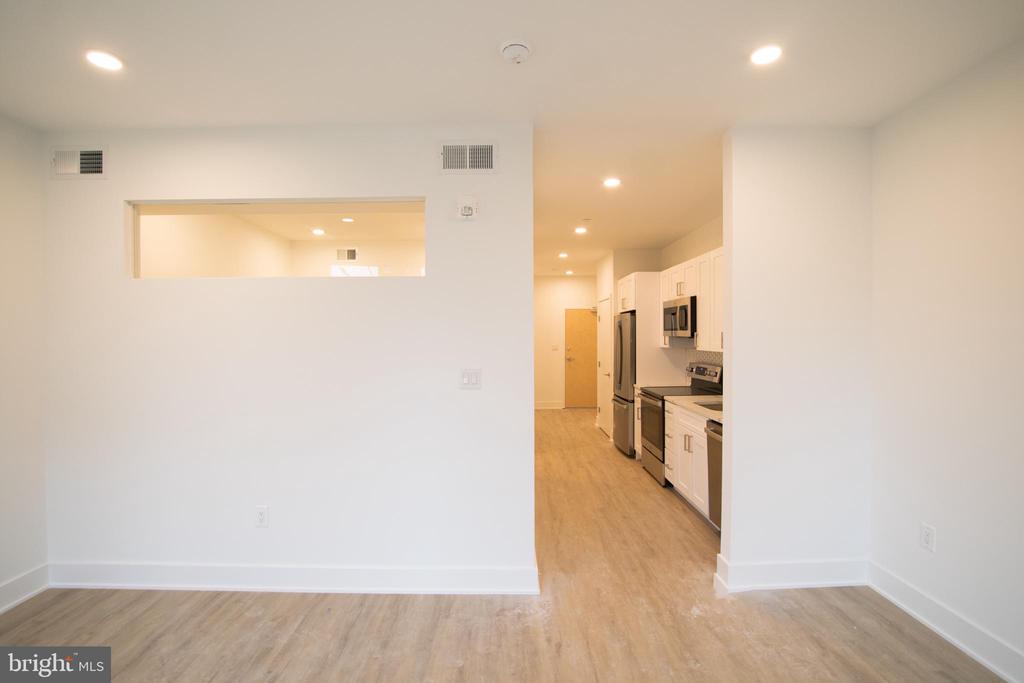1325 N LEE ST #UNIT 206