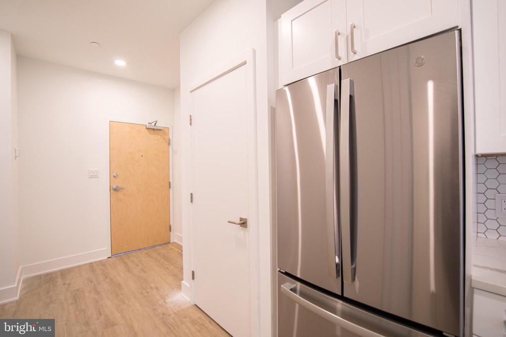 1325 N LEE ST #UNIT 206