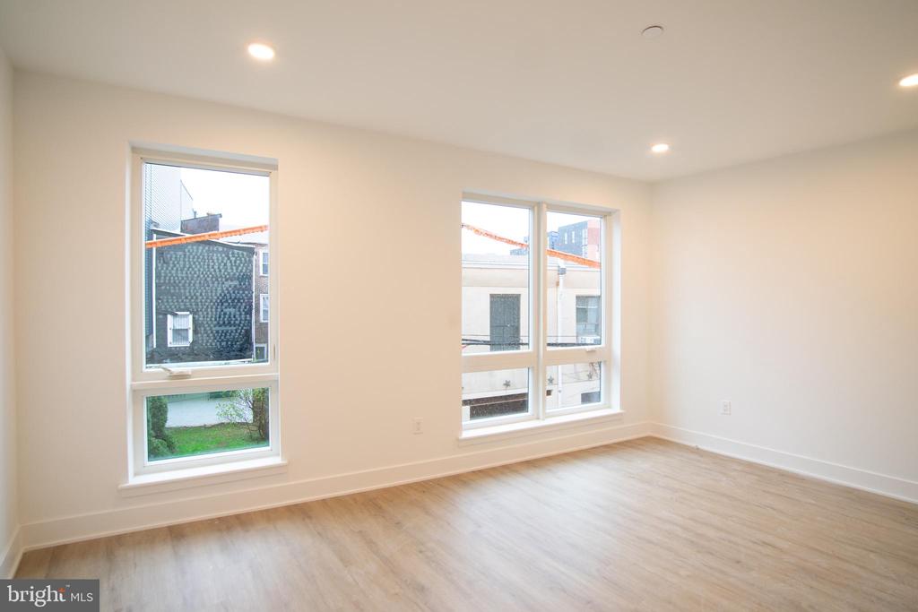 1325 N LEE ST #UNIT 206