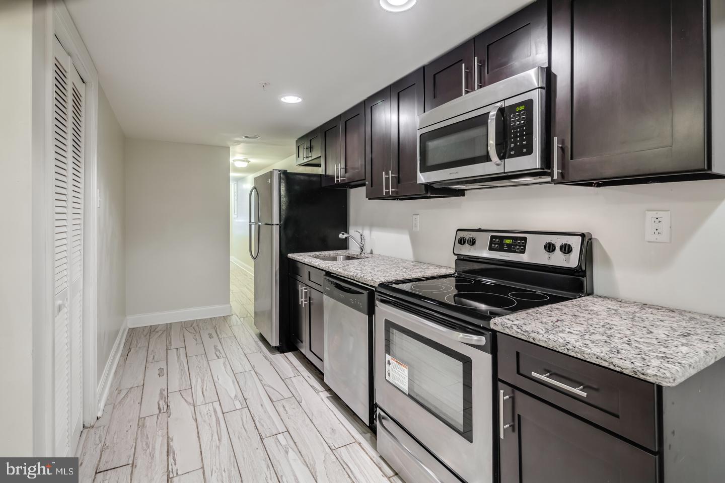 321 N PRESTON ST #1F