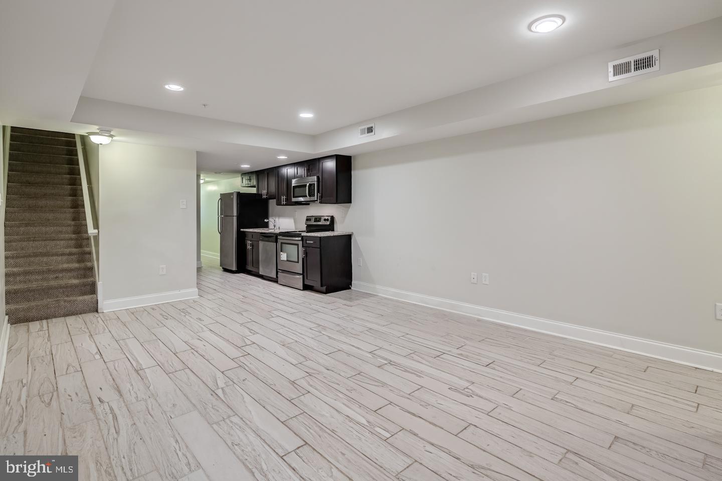 321 N PRESTON ST #1F