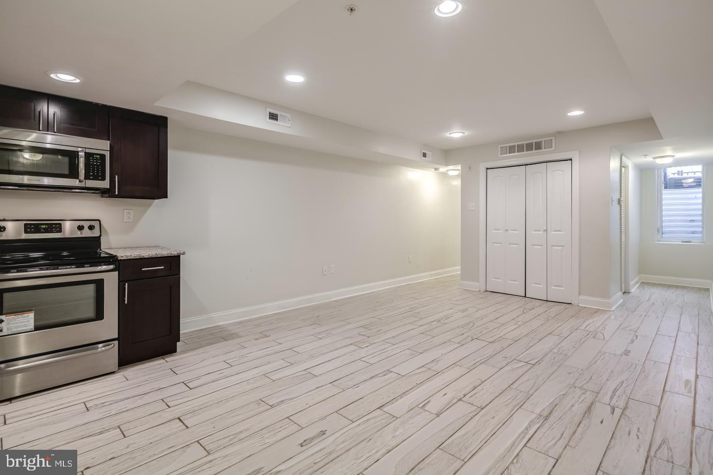 321 N PRESTON ST #1F