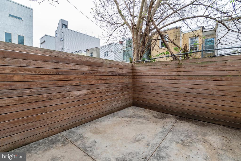 1215 S 24TH ST