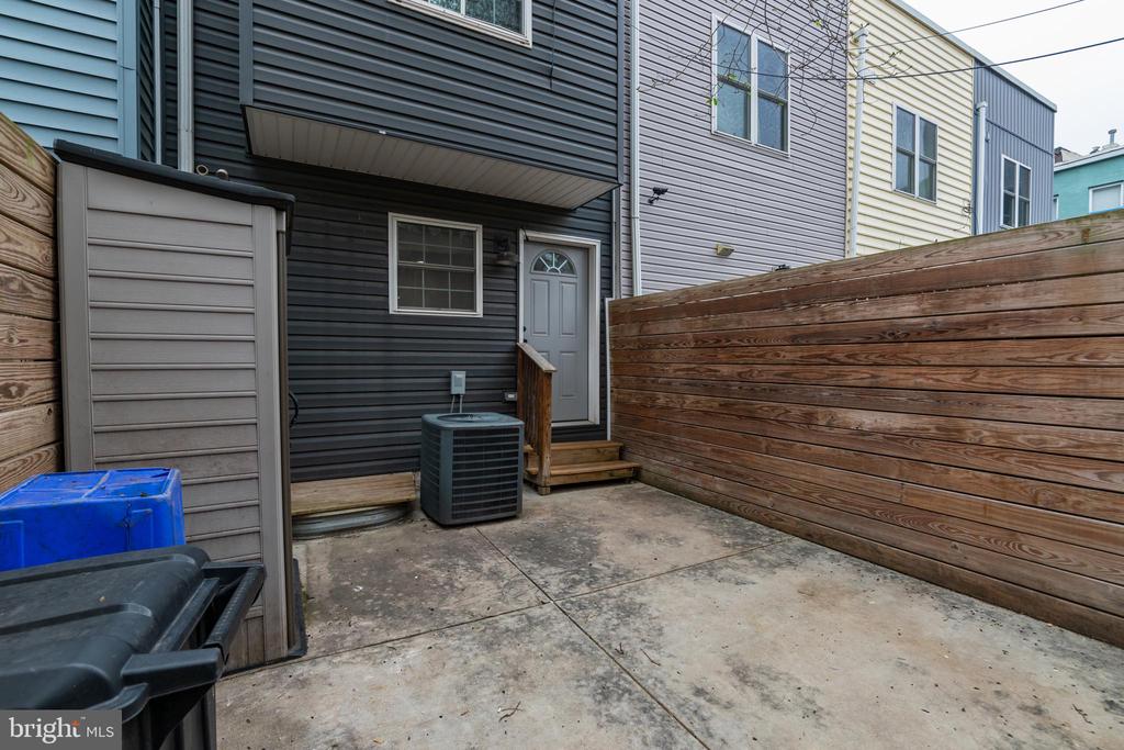 1215 S 24TH ST