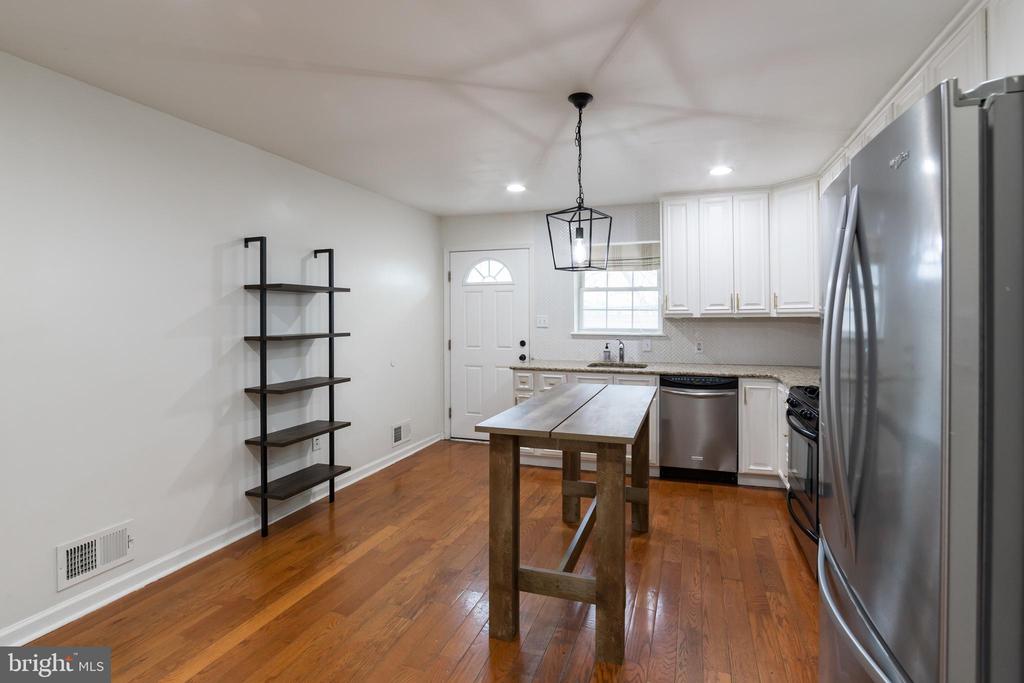 1215 S 24TH ST