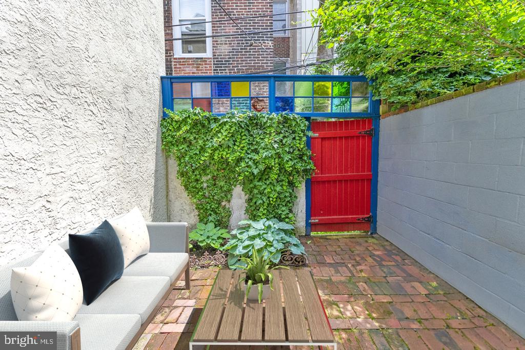 225 S JESSUP ST