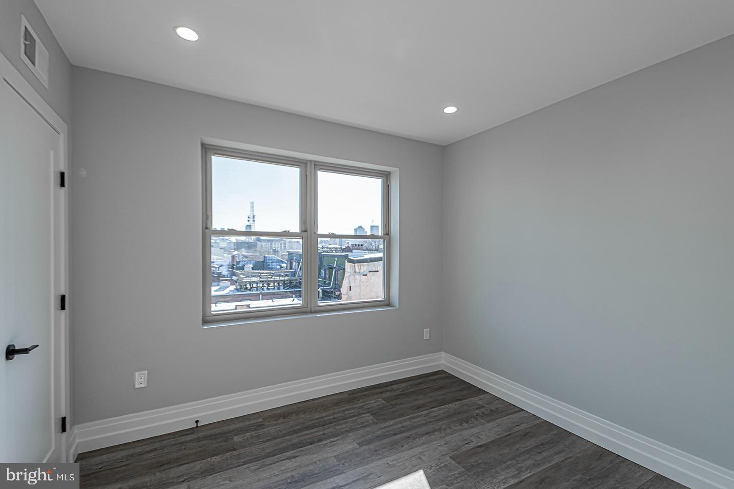526 BROWN ST #UNIT 404