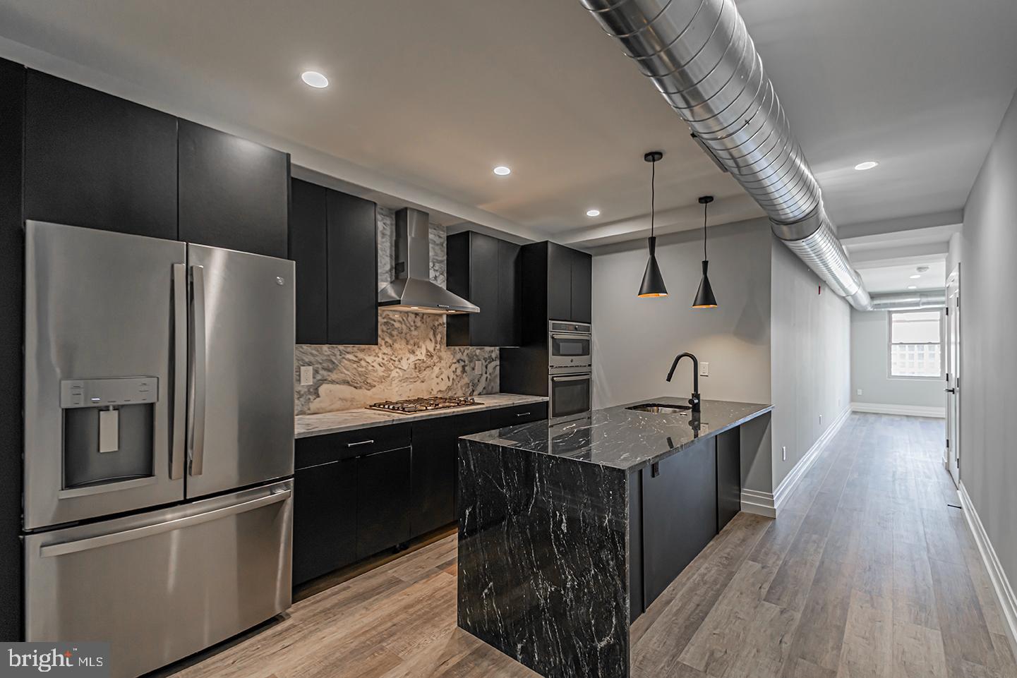 526 BROWN ST #UNIT 404