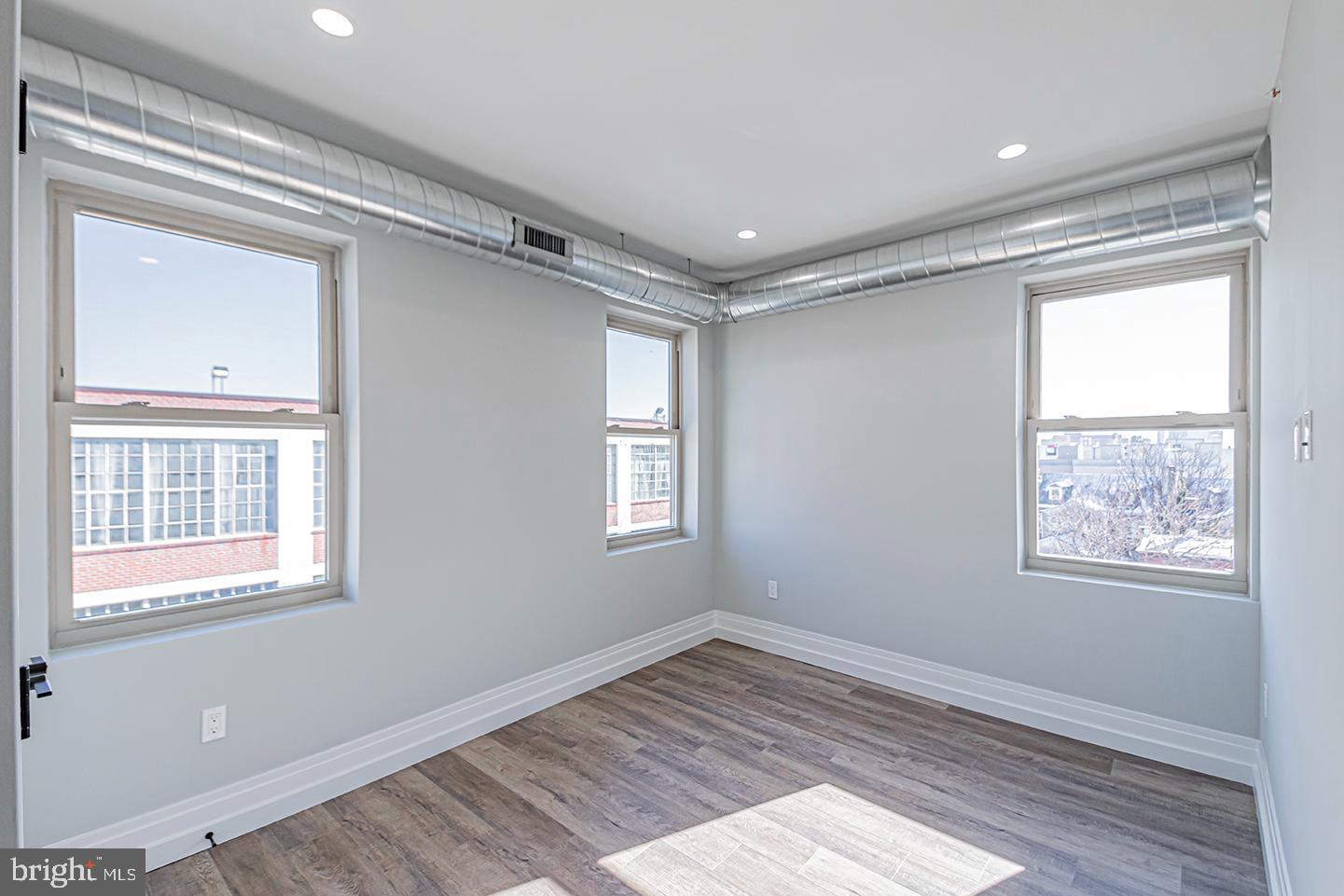 526 BROWN ST #UNIT 404