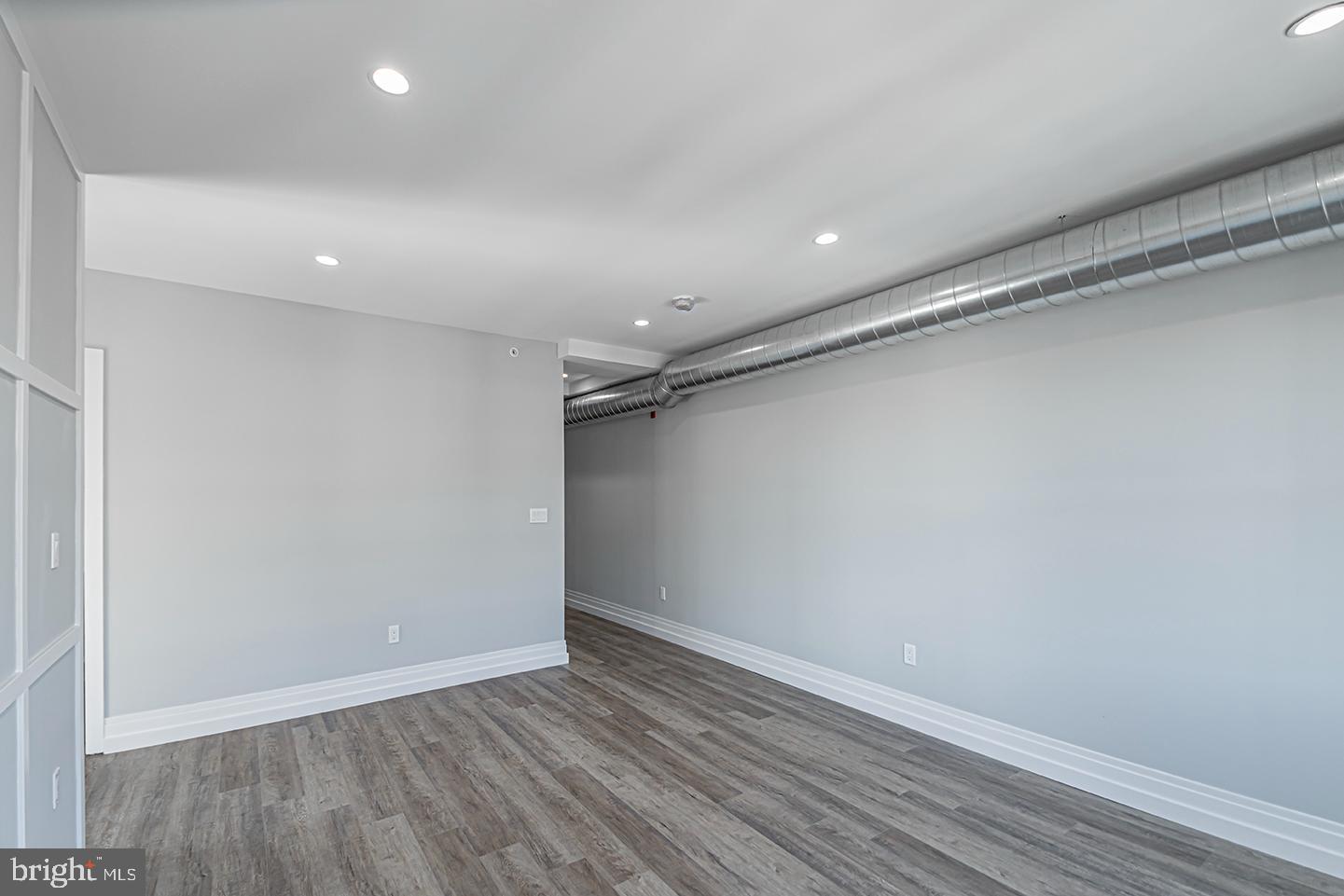 526 BROWN ST #UNIT 404