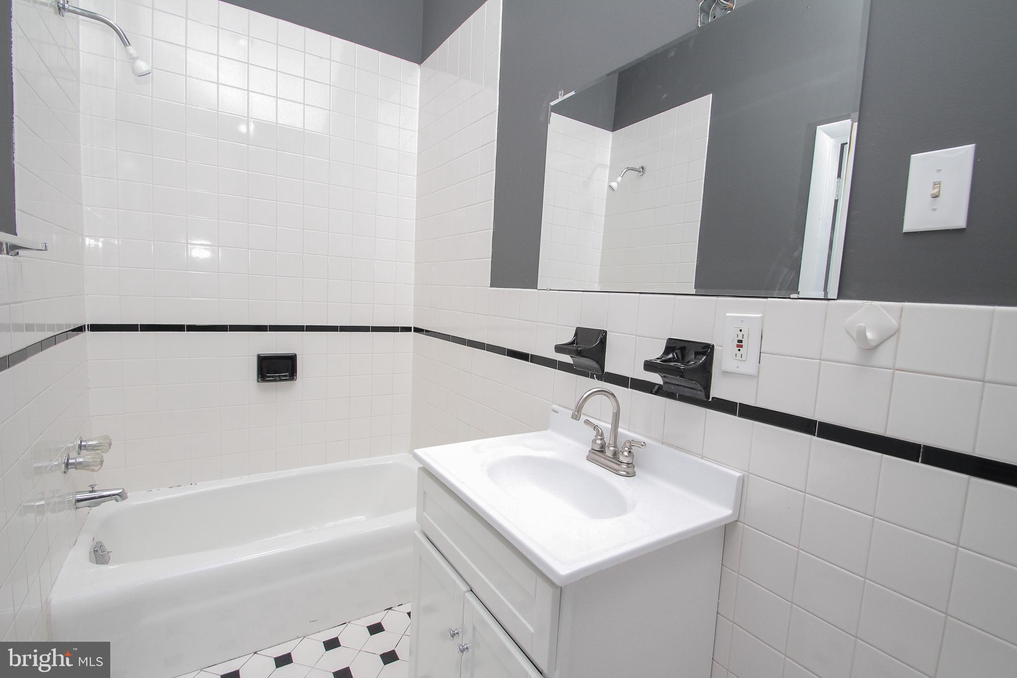 1527 SOUTH ST #UNIT 2R